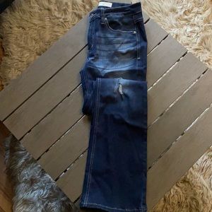 Kan can jeans flare style.  Only wore 1 time, too big for me